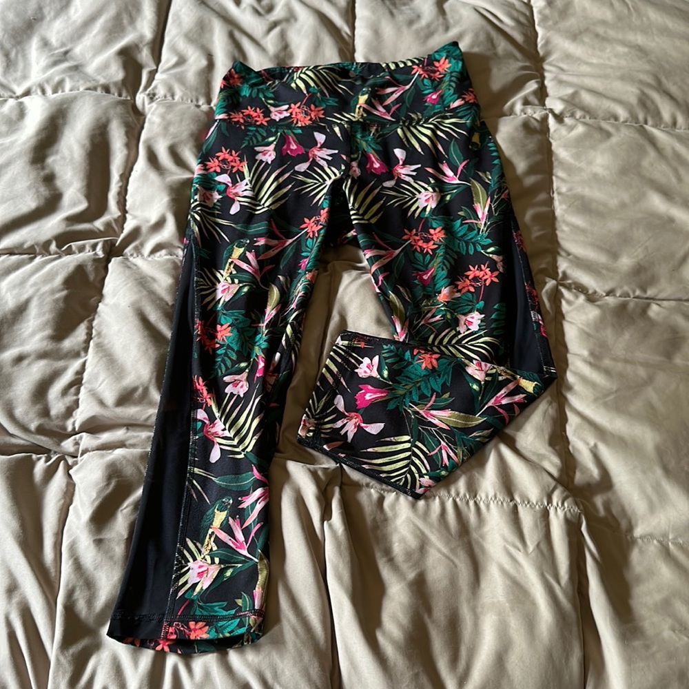 Old Navy crop workout pants